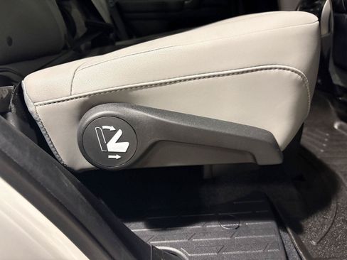 Used 2023 Lexus GX 460 w/ Black Line Special Edition AWD/4WD image 38