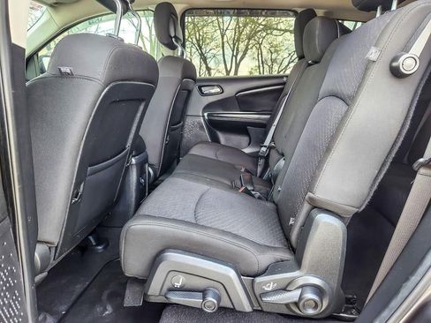 Used 2019 Dodge Journey SE w/ Premium Group FWD image 11