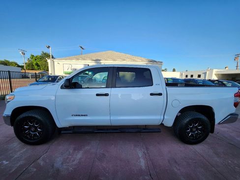 Used 2016 Toyota Tundra SR5 RWD image 2