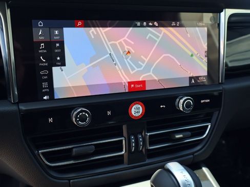 New 2026 Porsche Macan AWD/4WD image 17