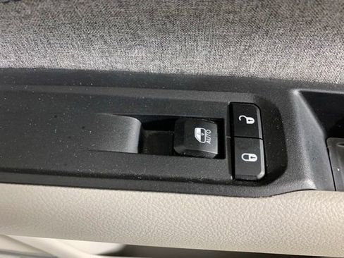 Used 2024 Jeep Compass Latitude AWD/4WD image 31