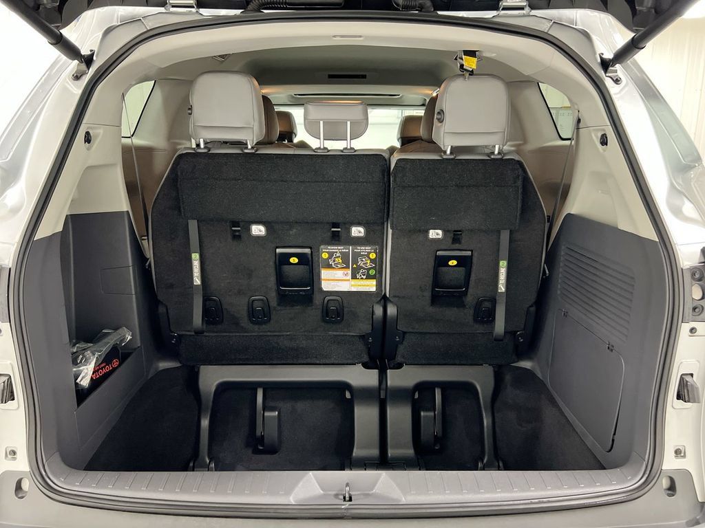 Used 2023 Toyota Sienna XLE AWD/4WD image 25