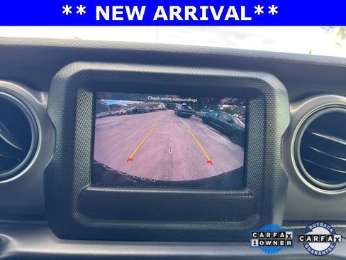 Used 2023 Jeep Wrangler Willys image 11