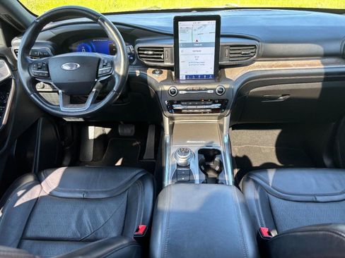 Used 2020 Ford Explorer Platinum w/ Premium Technology Package AWD/4WD image 14