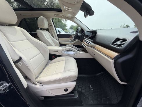 Used 2022 Mercedes-Benz GLE 350 4MATIC w/ Premium Package image 34