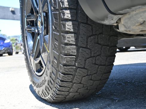 Used 2023 Rivian R1S Adventure AWD/4WD image 15