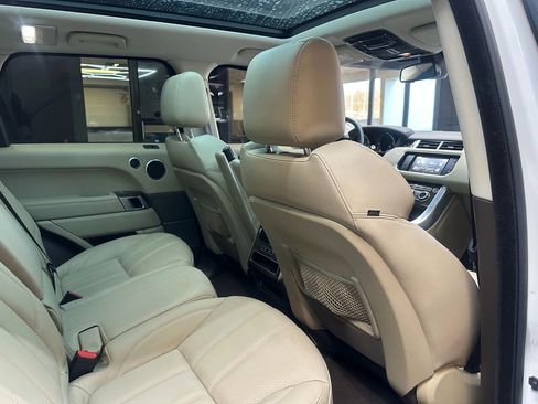 Used 2016 Land Rover Range Rover Sport SE image 26