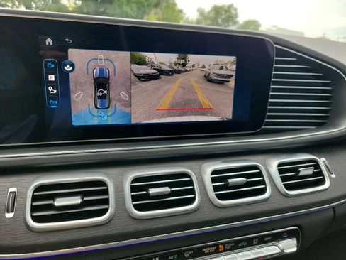 Used 2025 Mercedes-Benz GLS 450 4MATIC image 25