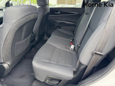 Used 2019 Kia Sorento AWD V6 image 13