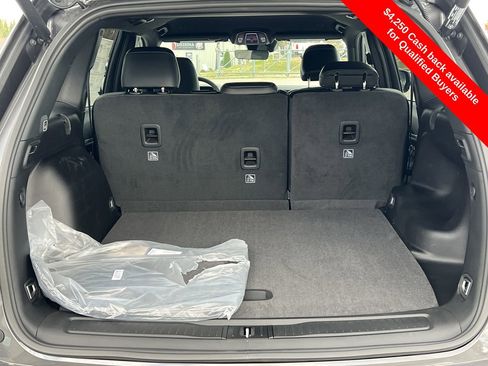 New 2025 Jeep Grand Cherokee Limited w/ Black Appearance Package image 26