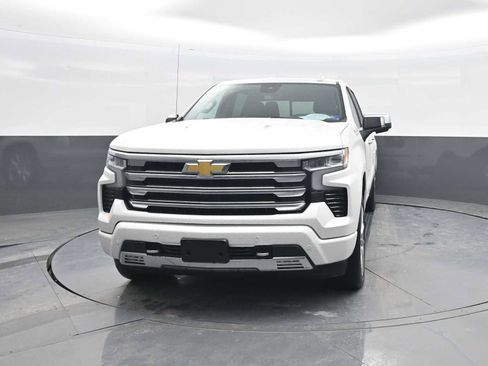 Used 2024 Chevrolet Silverado 1500 High Country image 3