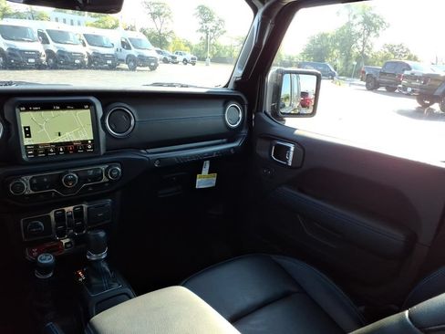 Used 2022 Jeep Wrangler Unlimited Rubicon 4xe w/ Cold Weather Group AWD/4WD image 14