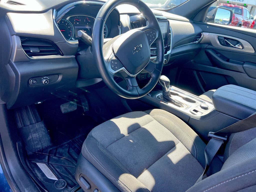 Used 2023 Chevrolet Traverse LT w/ Midnight/Sport Edition AWD/4WD image 10