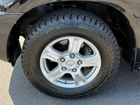 Used 2017 Toyota Sequoia SR5 AWD/4WD image 56