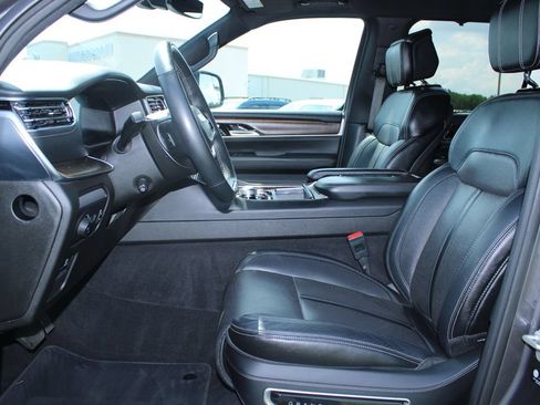 Used 2024 Jeep Grand Wagoneer L 4WD image 46