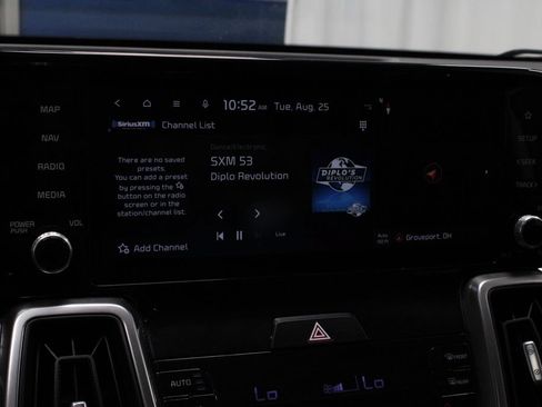 Used 2023 Kia Sorento S w/ Panoramic Sunroof Package FWD image 4