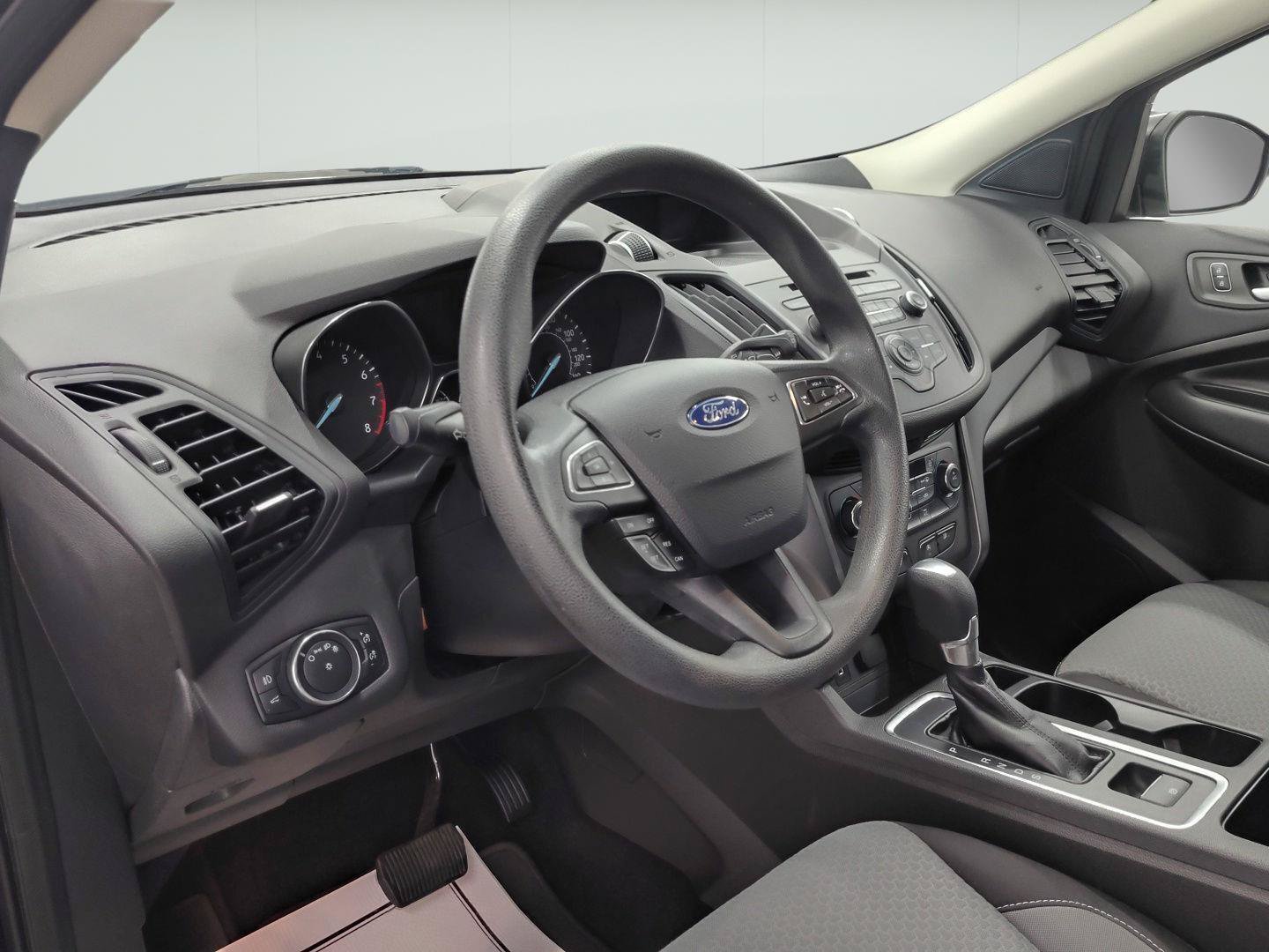 Used 2017 Ford Escape SE FWD image 5