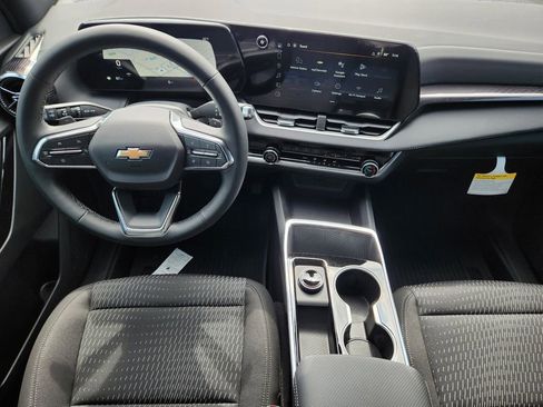 New 2026 Chevrolet Equinox LT w/ LPO, Floor Liner Package FWD image 18