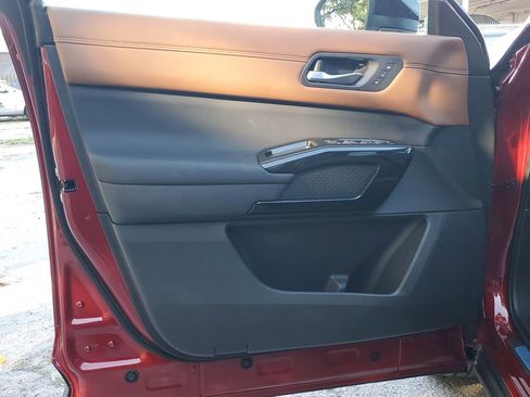 New 2026 Nissan Pathfinder Platinum image 22