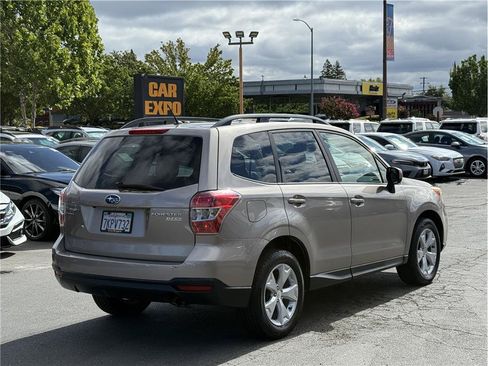 Used 2015 Subaru Forester 2.5i Premium AWD/4WD image 6