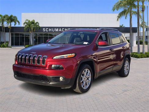 Used 2017 Jeep Cherokee Latitude w/ Comfort/Convenience Group image 3