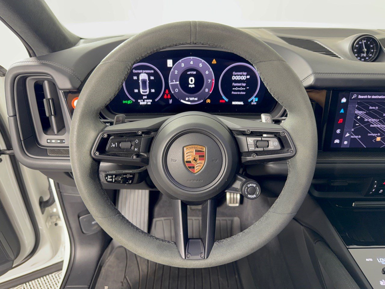 Certified 2025 Porsche Cayenne GTS AWD/4WD image 10
