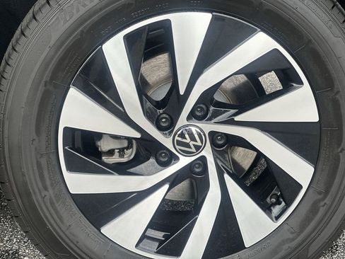 New 2026 Volkswagen Tiguan S image 10