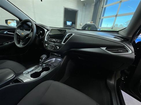 Used 2023 Chevrolet Malibu LT image 28