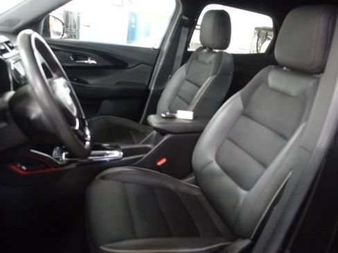 Used 2023 Chevrolet TrailBlazer RS w/ Convenience Package FWD image 11