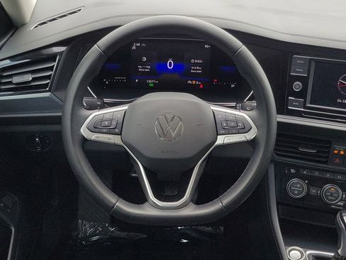 Certified 2023 Volkswagen Jetta SE FWD image 18