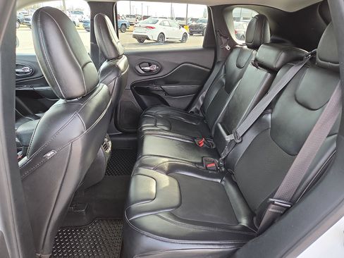 Used 2020 Jeep Cherokee Altitude image 10