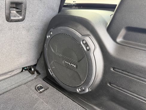 Used 2022 Jeep Wrangler Unlimited Sahara w/ Cold Weather Group image 19