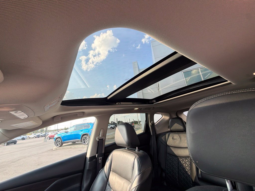 Used 2019 Nissan Murano Platinum w/ Cargo Package FWD image 32