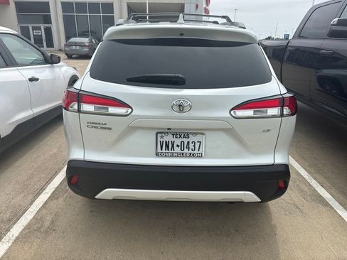 Certified 2024 Toyota Corolla Cross LE FWD image 3