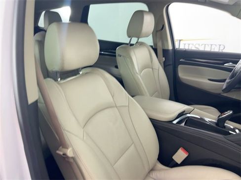 Used 2018 Buick Enclave Premium image 31