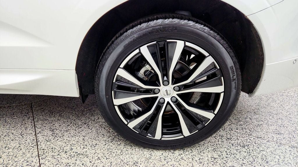 Used 2024 Volvo XC60 B5 Plus w/ Climate Package AWD/4WD image 9