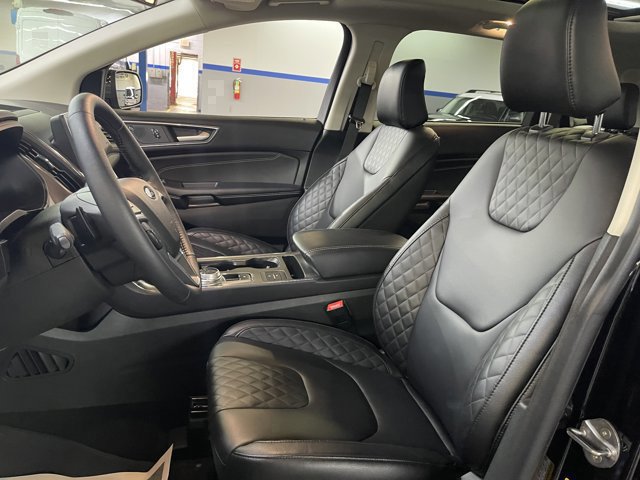 Used 2023 Ford Edge Titanium w/ Class II Trailer Tow Package AWD/4WD image 14