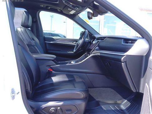 Used 2024 Jeep Grand Cherokee Limited 4xe AWD/4WD image 8