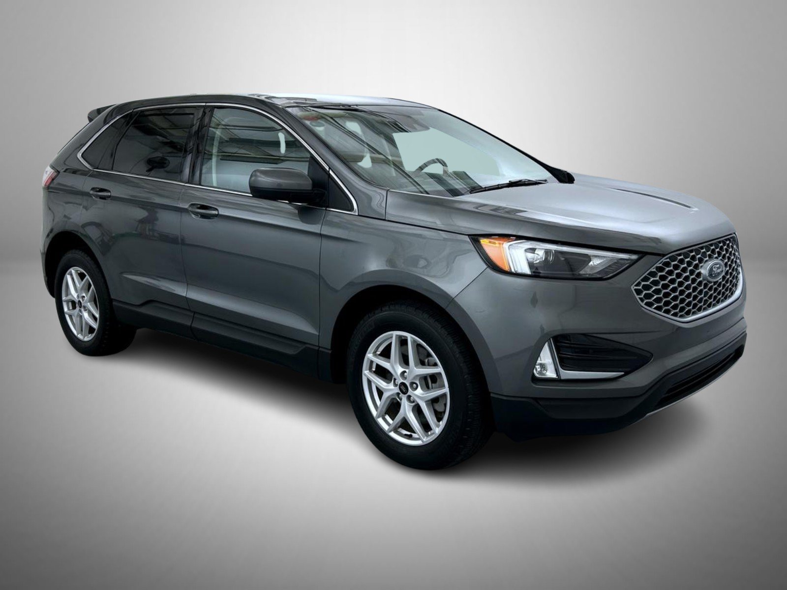Used 2024 Ford Edge SEL w/ Convenience Package AWD/4WD image 3