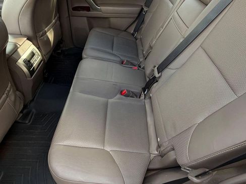 Used 2016 Lexus GX 460 Luxury w/ Preferred Accessory Package image 24