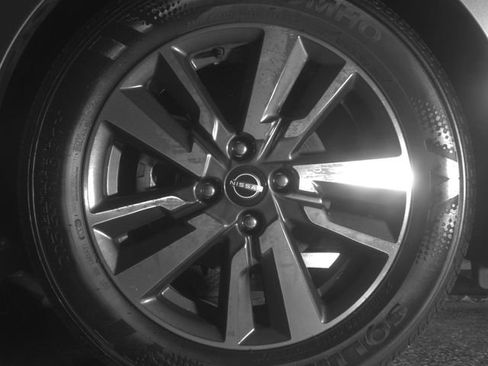 Used 2025 Nissan Versa SV FWD image 10