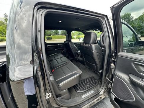 Used 2021 RAM 1500 Laramie w/ Sport Appearance Package AWD/4WD image 17