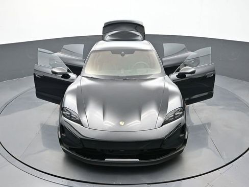 Certified 2025 Porsche Taycan GTS AWD/4WD image 34