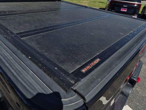 Used 2022 Jeep Gladiator Rubicon w/ Cold Weather Group image 8