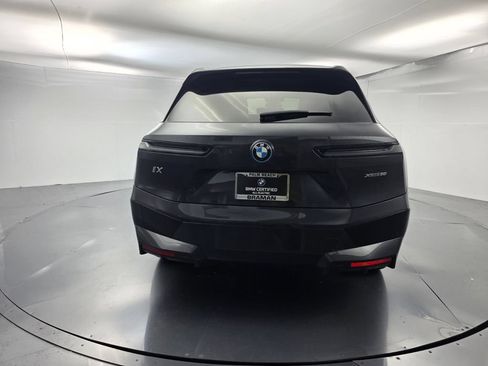 Used 2024 BMW iX xDrive50 w/ Sport Package AWD/4WD image 8