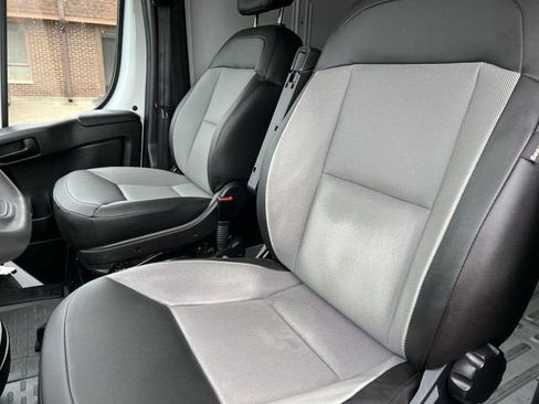 Used 2025 RAM ProMaster 2500 w/ Convenience Group FWD image 18