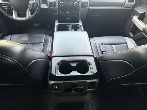 Used 2020 Ford F250 Lariat w/ Lariat Ultimate Package AWD/4WD image 17