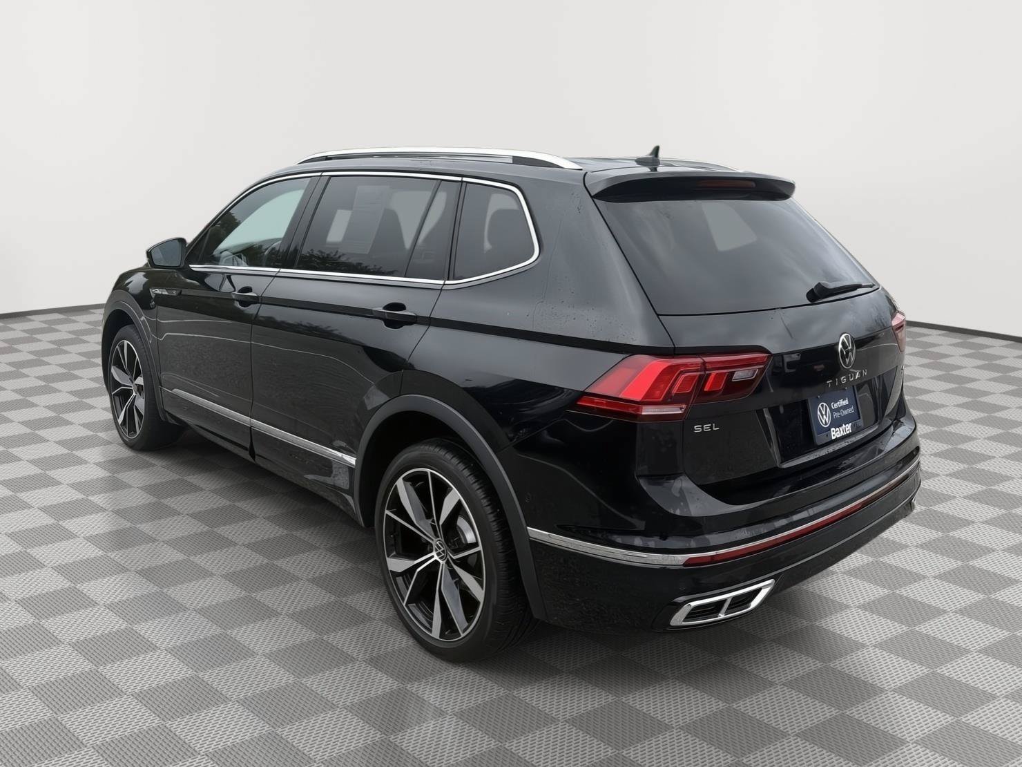 Used 2023 Volkswagen Tiguan SEL R-Line AWD/4WD image 8