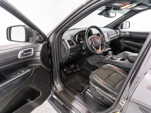Used 2021 Jeep Grand Cherokee Laredo X AWD/4WD image 12