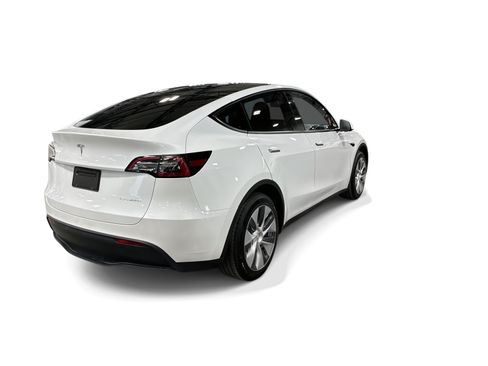 Certified 2023 Tesla Model Y Long Range AWD/4WD image 6
